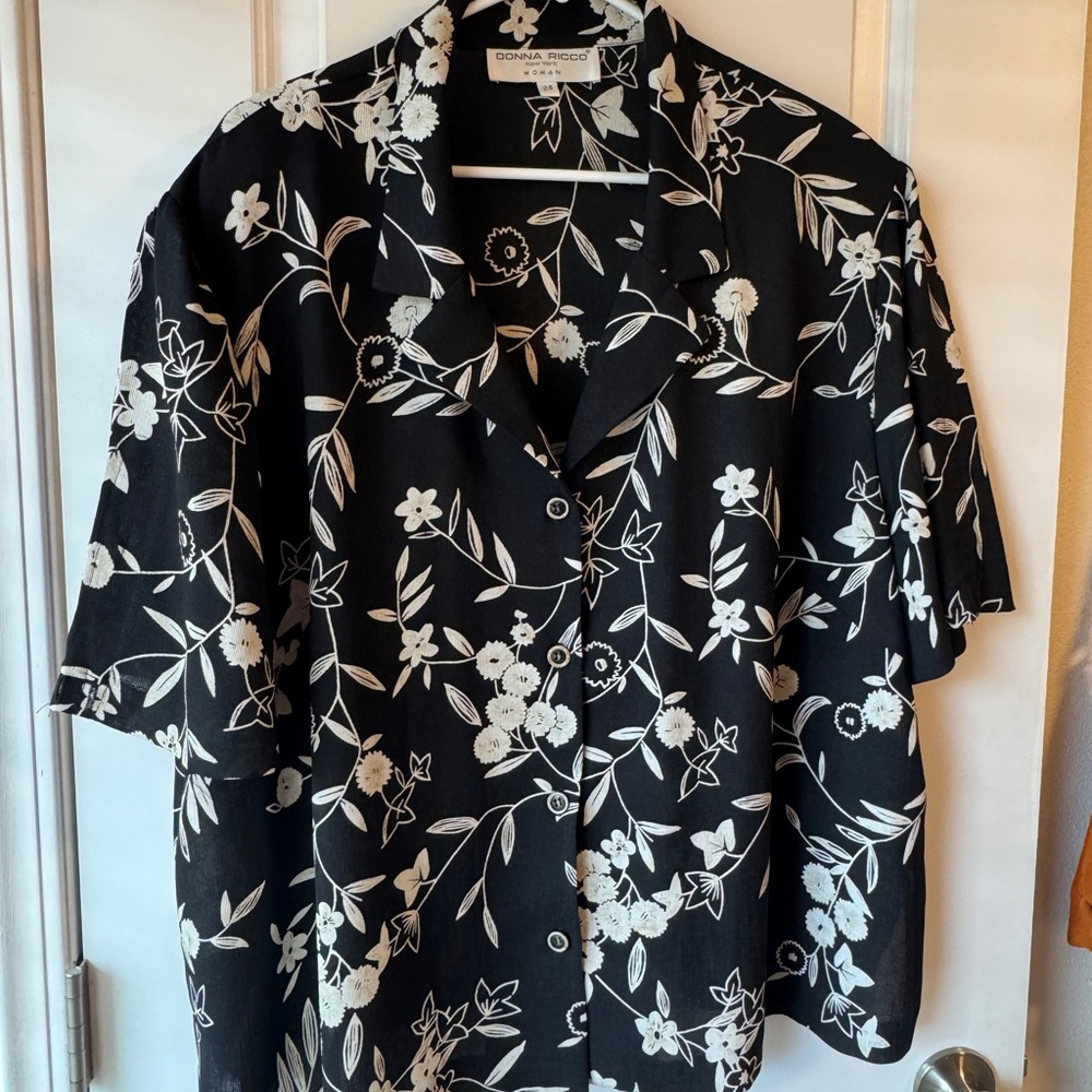 Women’s Black and white button up shirt